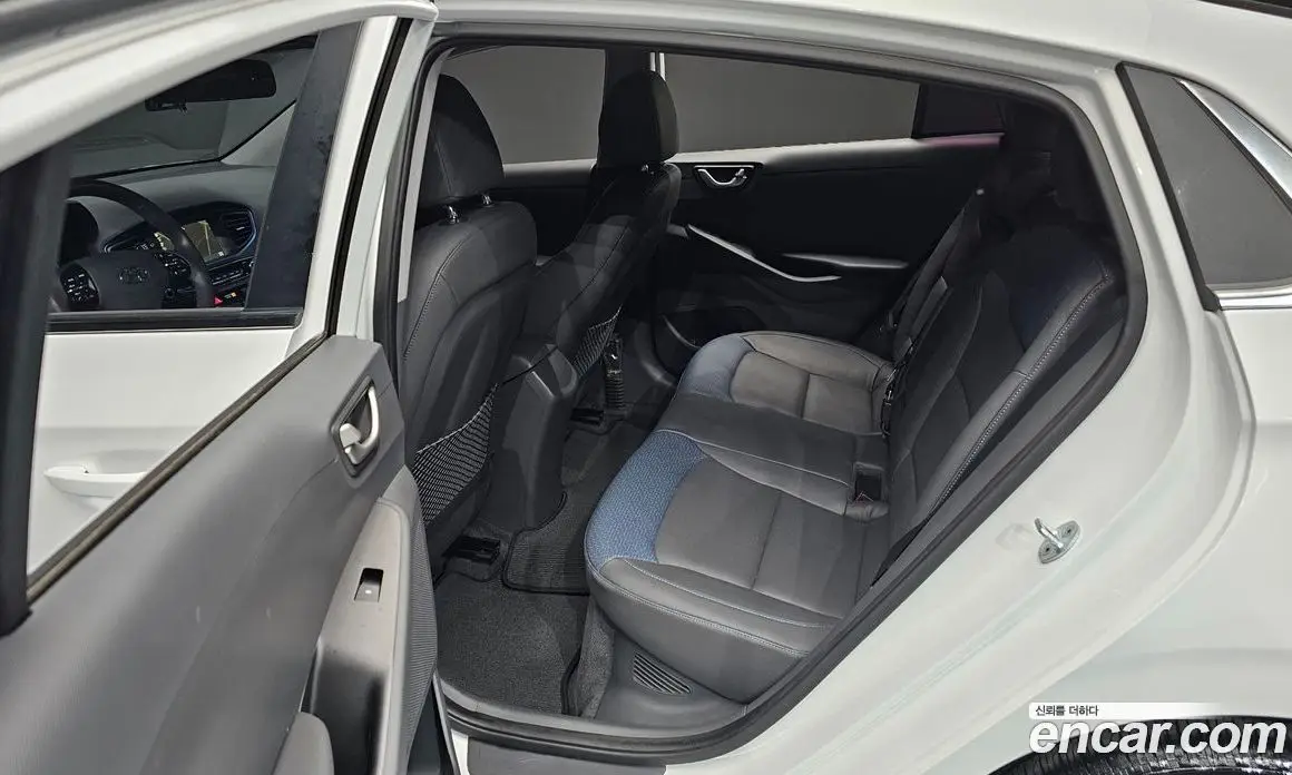 Hyundai Ioniq 2016 1.6 автомат (гидро), фото 12