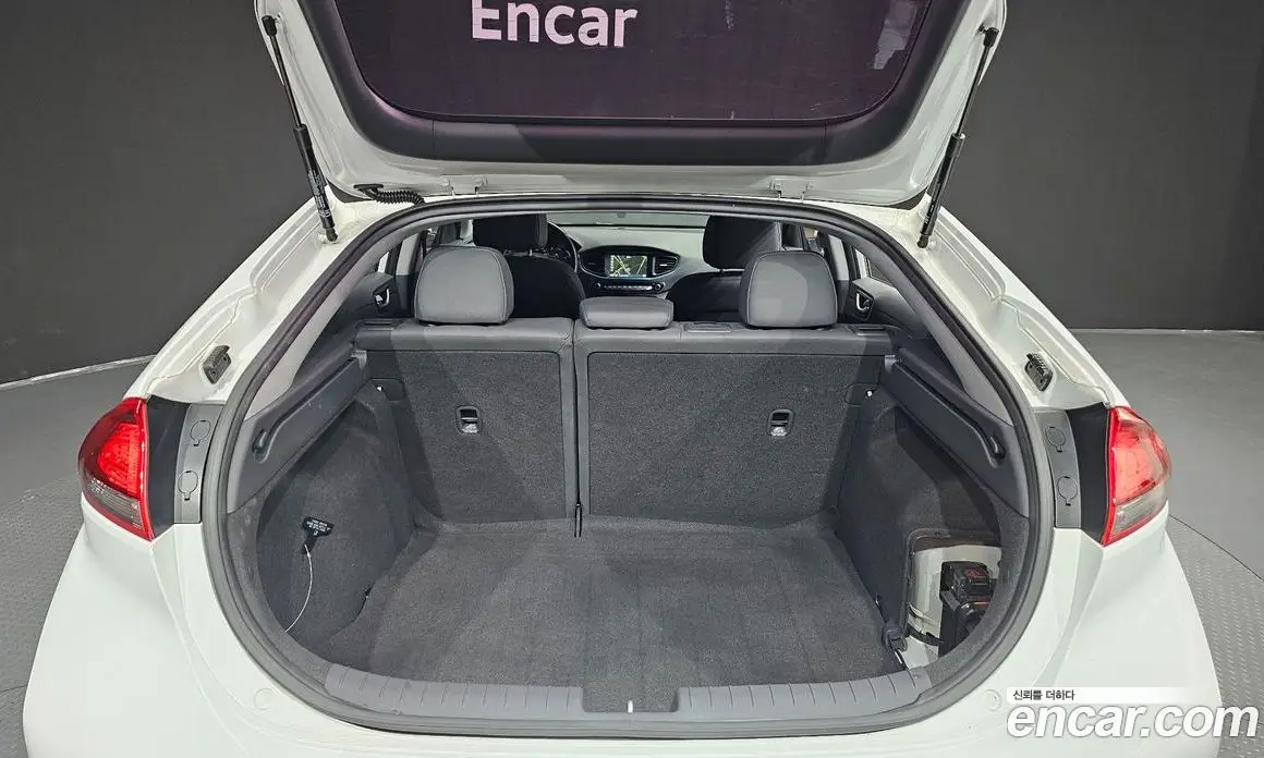 Hyundai Ioniq 2016 1.6 автомат (гидро), фото 20