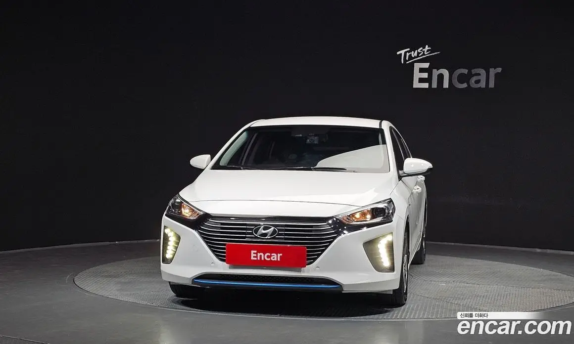 Hyundai Ioniq 2016 1.6 автомат (гидро), фото 3