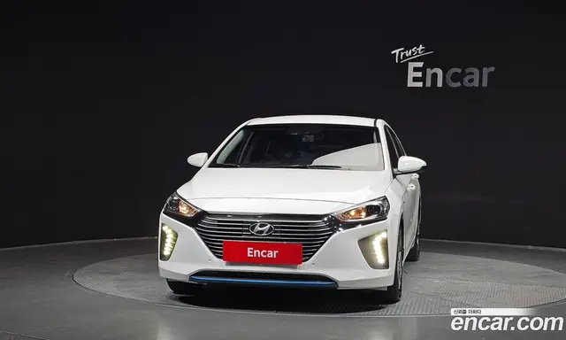Hyundai Ioniq 2016 1.6 автомат (гидро), миниатюра 3
