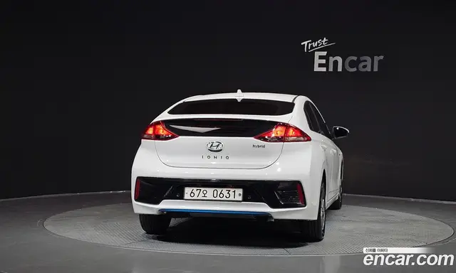 Hyundai Ioniq 2016 1.6 автомат (гидро), миниатюра 4