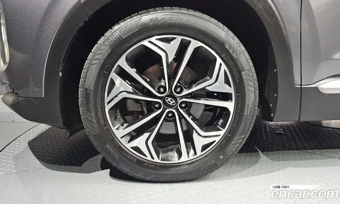 Hyundai Santa Fe 2019 2.0 автомат (гидро), фото 5