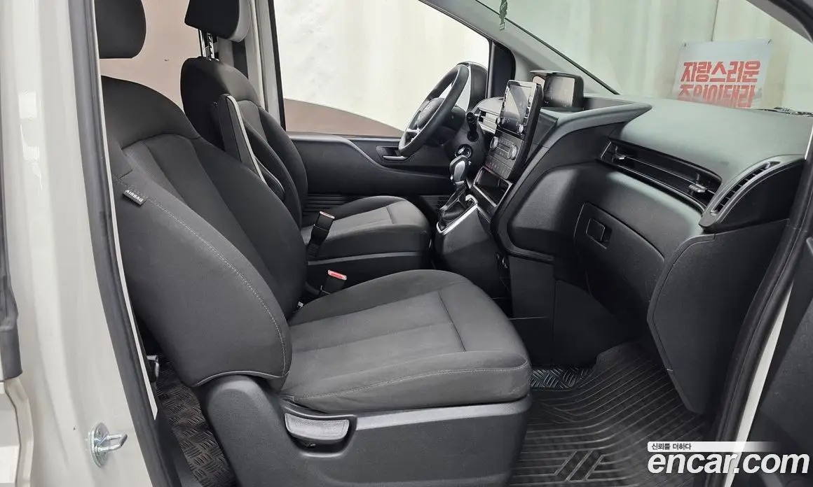 Hyundai Staria 2022 2.2 автомат (гидро), фото 16 Hyundai Staria 2022 2.2 автомат (гидро), фото 16