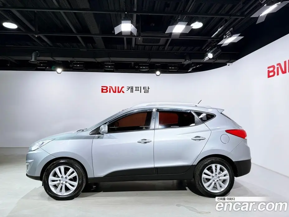 Hyundai Tucson 2009 2.0 автомат (гидро), фото 3