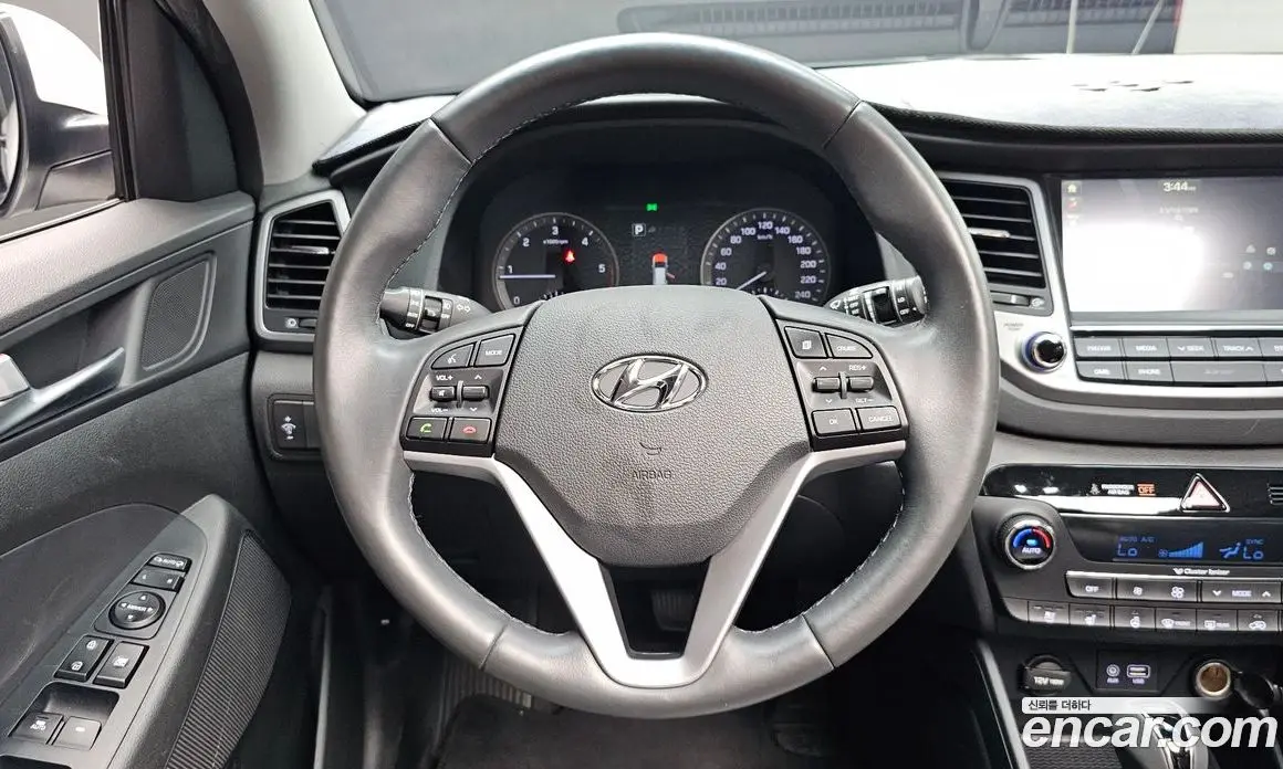 Hyundai Tucson 2017 1.7 автомат (гидро), фото 18