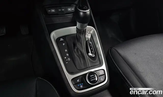 Hyundai Venue 2022 1.6 автомат (гидро), миниатюра 12