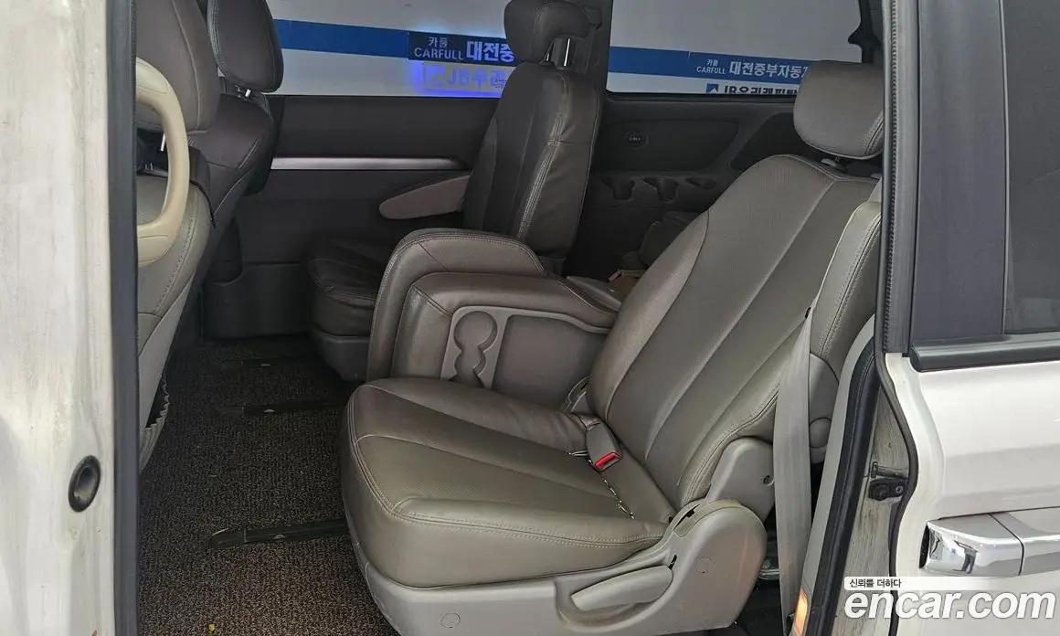 Kia Carnival 2012 2.2 автомат (гидро), фото 12 Kia Carnival 2012 2.2 автомат (гидро), фото 12
