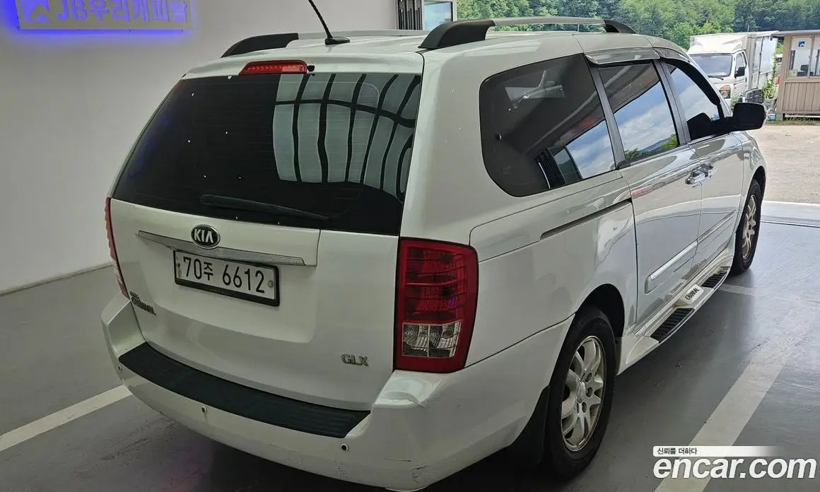 Kia Carnival 2012 2.2 автомат (гидро), фото 6 Kia Carnival 2012 2.2 автомат (гидро), фото 6