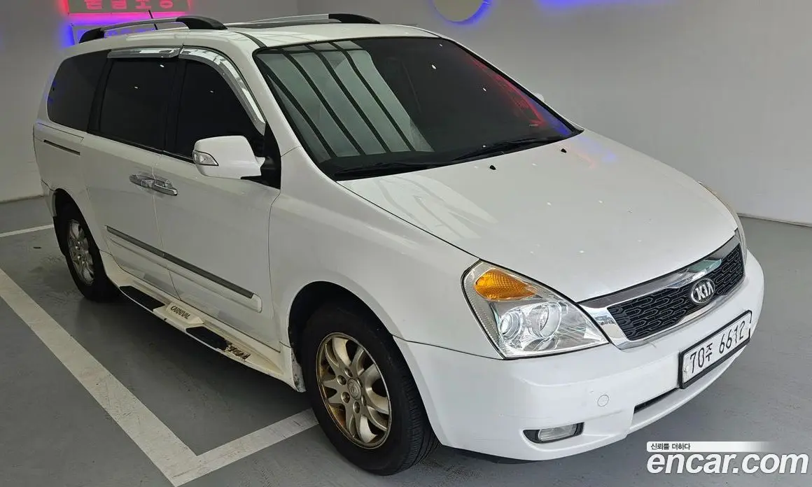 Kia Carnival 2012 2.2 автомат (гидро), фото 8 Kia Carnival 2012 2.2 автомат (гидро), фото 8