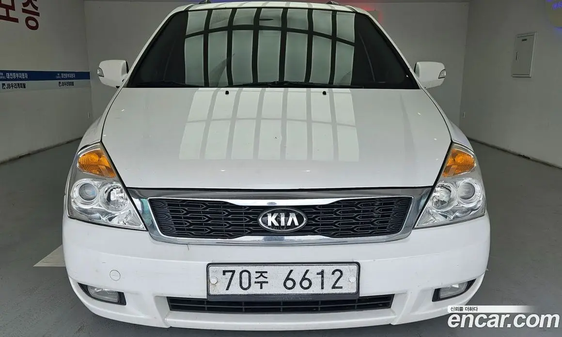 Kia Carnival 2012 2.2 автомат (гидро), фото 9 Kia Carnival 2012 2.2 автомат (гидро), фото 9