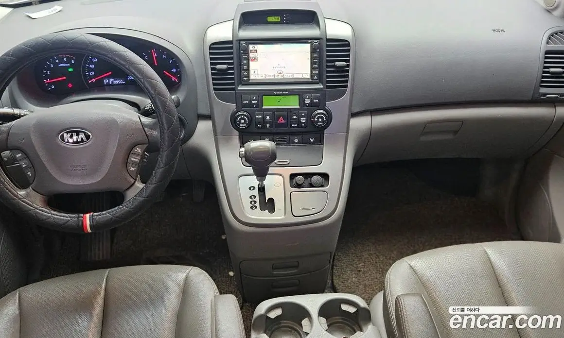 Kia Carnival 2012 2.2 автомат (гидро), фото 10 Kia Carnival 2012 2.2 автомат (гидро), фото 10
