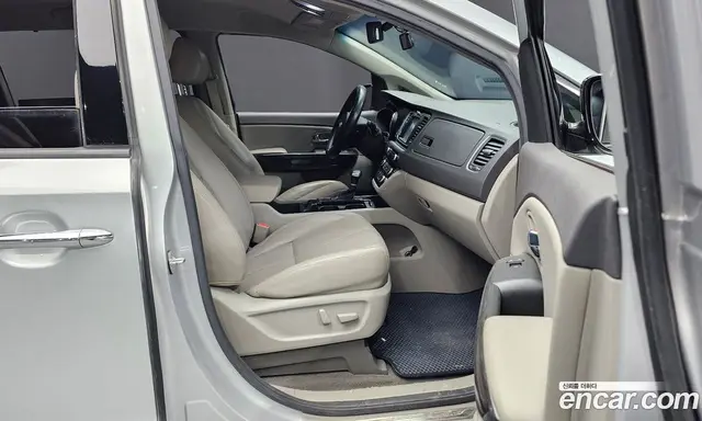 Kia Carnival 2017 3.3 автомат (гидро), миниатюра 11 Kia Carnival 2017 3.3 автомат (гидро), миниатюра 11