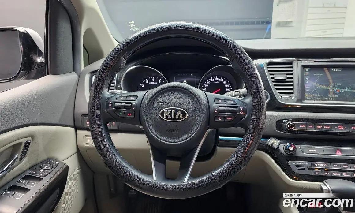 Kia Carnival 2017 3.3 автомат (гидро), фото 13 Kia Carnival 2017 3.3 автомат (гидро), фото 13
