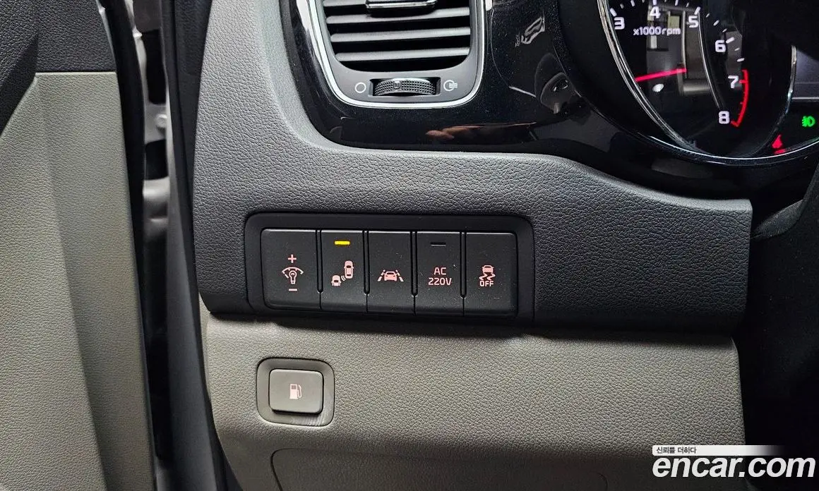 Kia Carnival 2017 3.3 автомат (гидро), фото 17 Kia Carnival 2017 3.3 автомат (гидро), фото 17