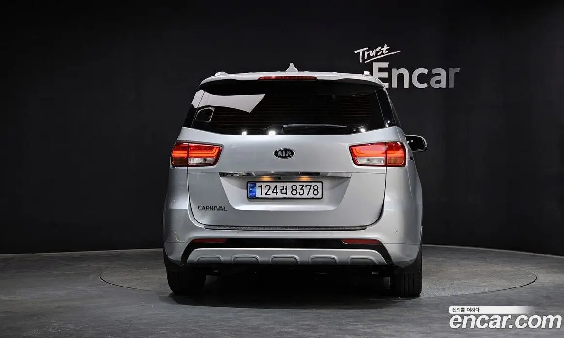 Kia Carnival 2017 3.3 автомат (гидро), фото 4 Kia Carnival 2017 3.3 автомат (гидро), фото 4