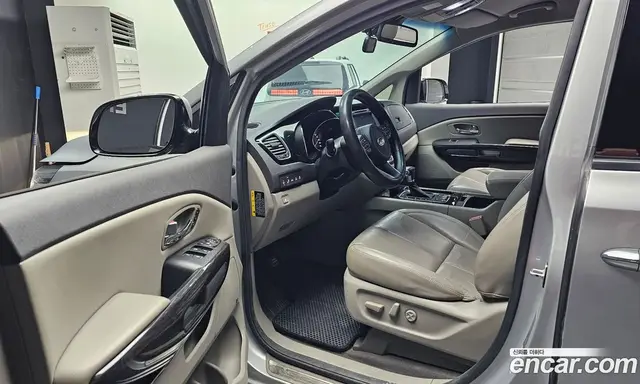 Kia Carnival 2017 3.3 автомат (гидро), миниатюра 10 Kia Carnival 2017 3.3 автомат (гидро), миниатюра 10
