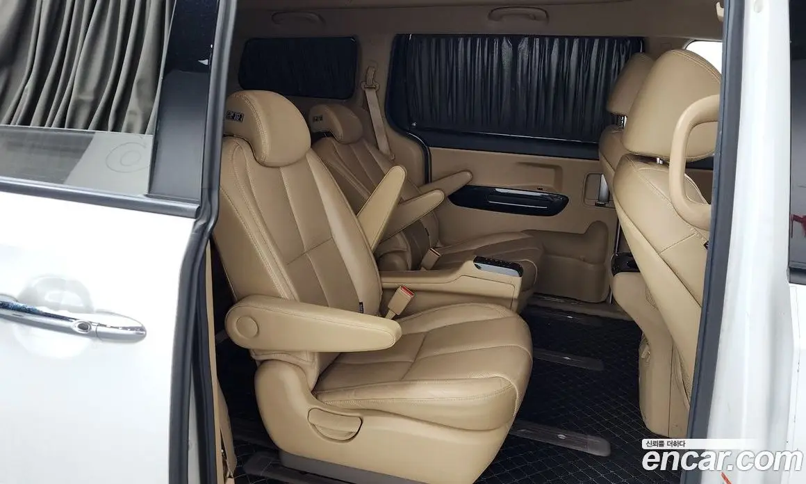 Kia Carnival 2018 2.2 автомат (гидро), фото 11 Kia Carnival 2018 2.2 автомат (гидро), фото 11
