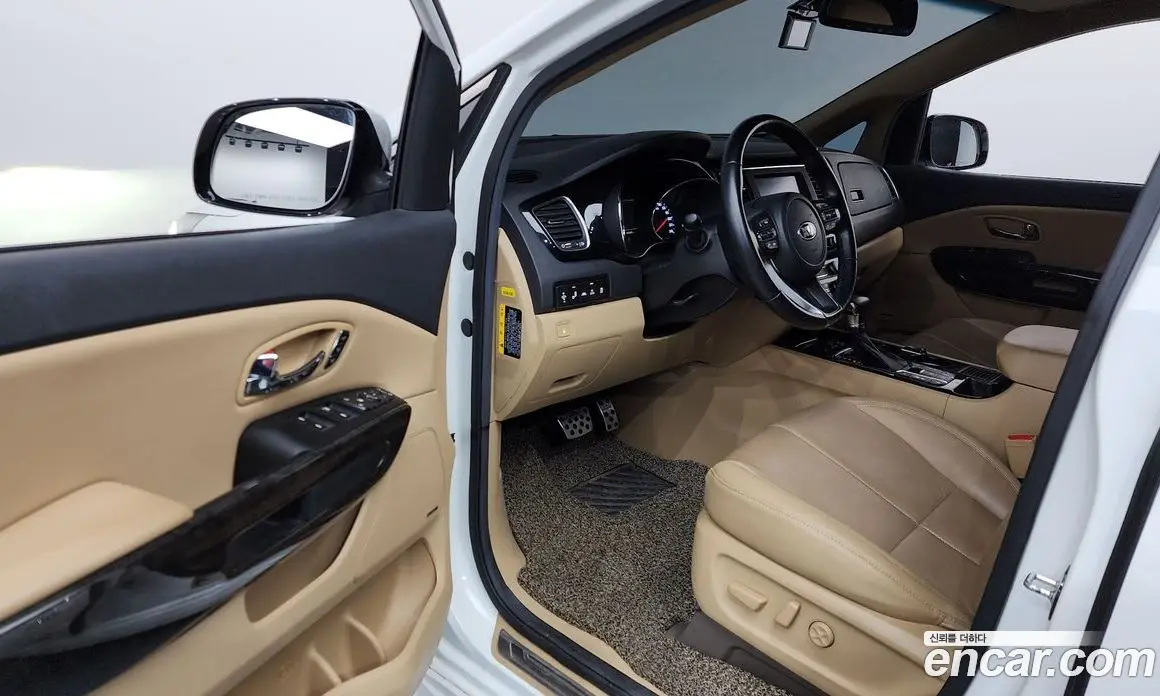 Kia Carnival 2018 2.2 автомат (гидро), фото 10 Kia Carnival 2018 2.2 автомат (гидро), фото 10