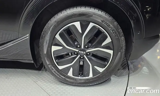 Kia EV6 2023 0.1 автомат (гидро), миниатюра 7