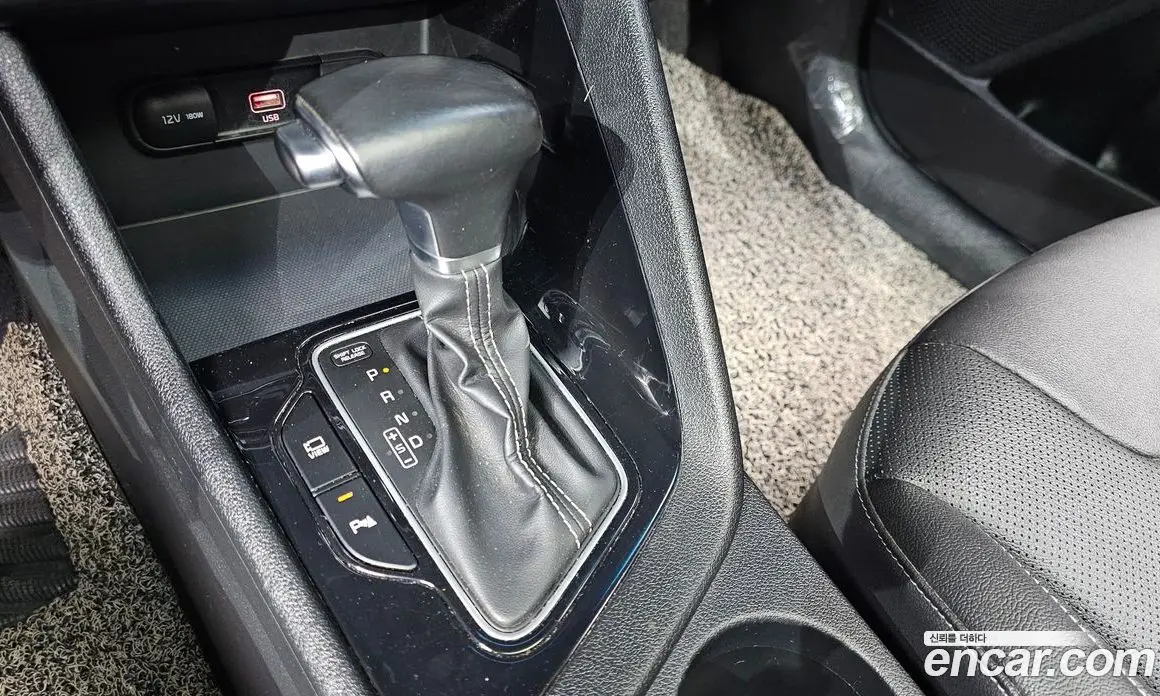 Kia Niro 2019 1.6 автомат (гидро), фото 12