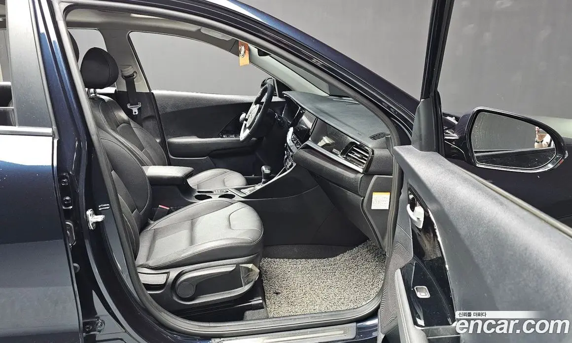 Kia Niro 2019 1.6 автомат (гидро), фото 17