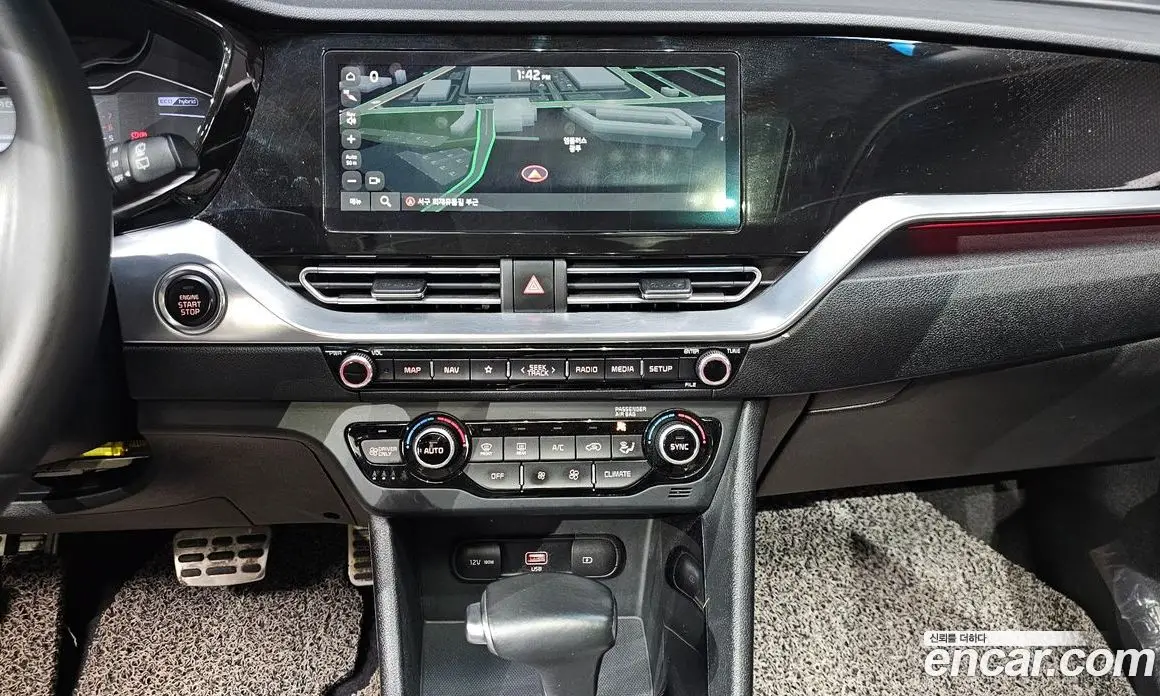 Kia Niro 2019 1.6 автомат (гидро), фото 18