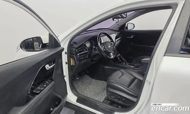 Kia Niro 2019 1.6 автомат (гидро), миниатюра 10