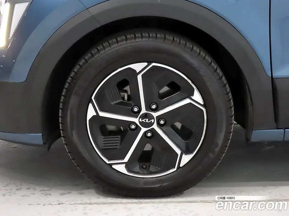 Kia Niro 2022 1.6 автомат (гидро), фото 5