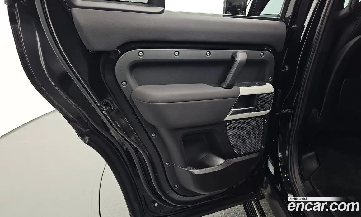 Land Rover Defender 2020 2.0 автомат (гидро), фото 14