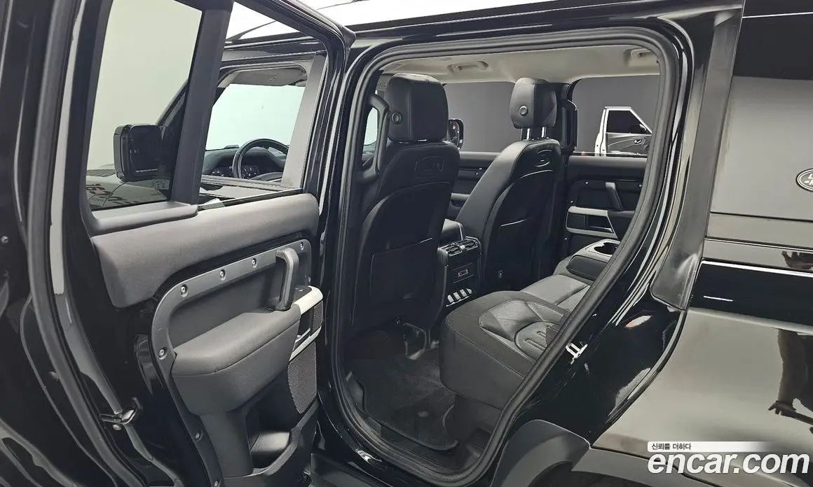 Land Rover Defender 2020 2.0 автомат (гидро), фото 17