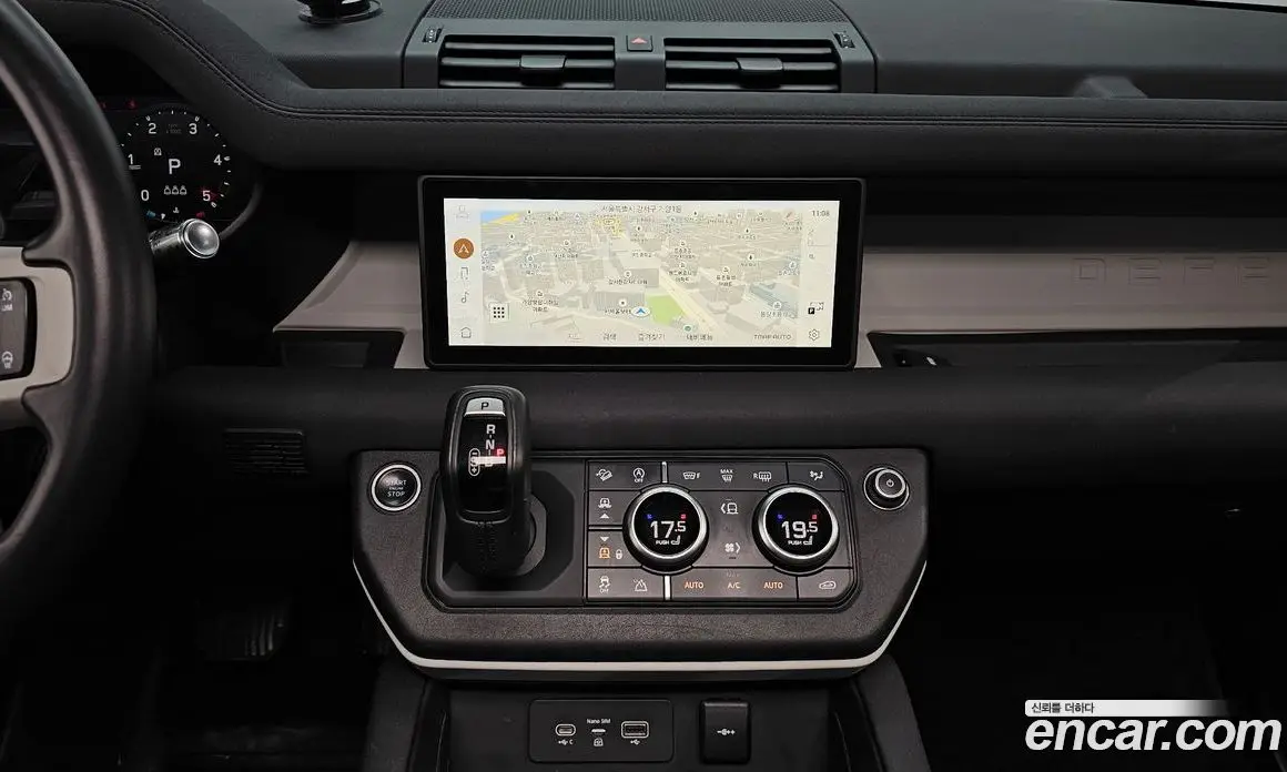 Land Rover Defender 2020 2.0 автомат (гидро), фото 19
