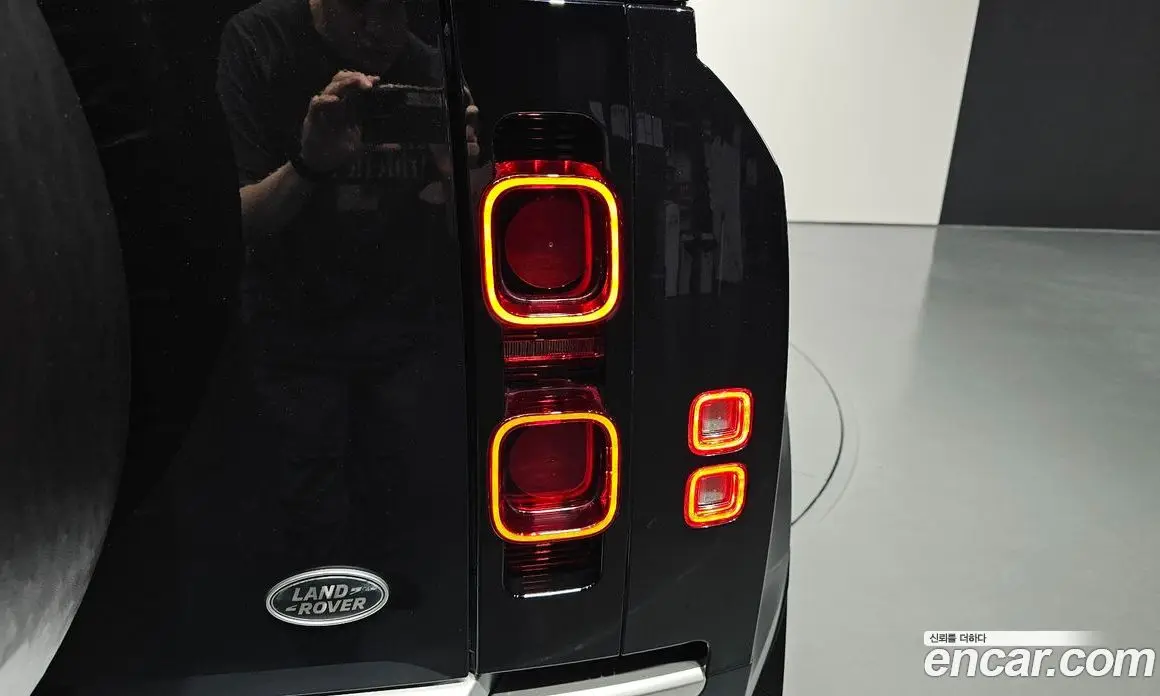 Land Rover Defender 2020 2.0 автомат (гидро), фото 8