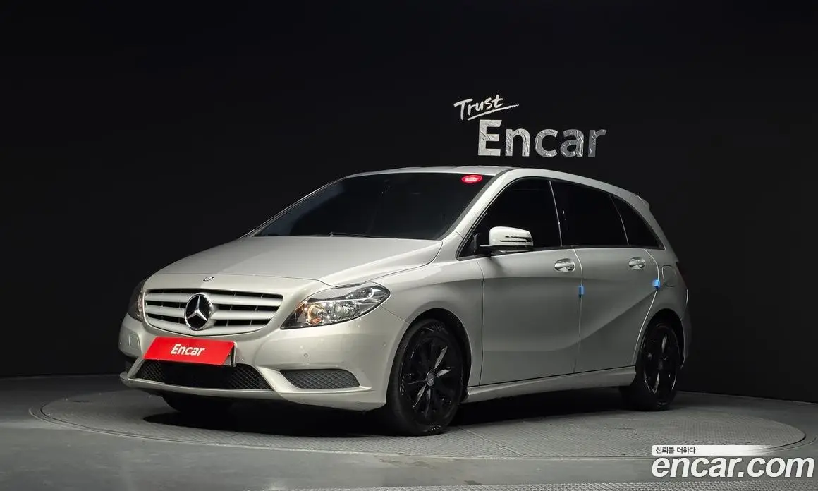 Mercedes-Benz B-Class 2013 1.8 автомат (гидро), фото 1 Mercedes-Benz B-Class 2013 1.8 автомат (гидро), фото 1