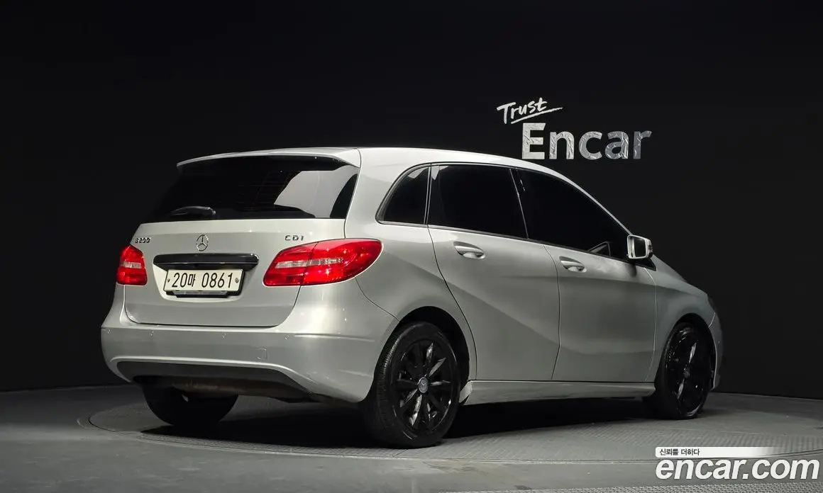 Mercedes-Benz B-Class 2013 1.8 автомат (гидро), фото 2 Mercedes-Benz B-Class 2013 1.8 автомат (гидро), фото 2