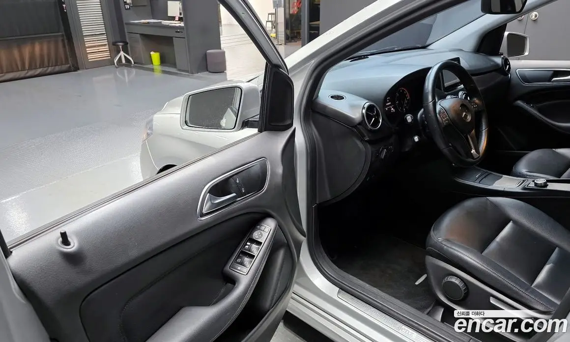 Mercedes-Benz B-Class 2013 1.8 автомат (гидро), фото 11 Mercedes-Benz B-Class 2013 1.8 автомат (гидро), фото 11