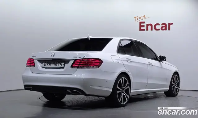 Mercedes-Benz E-Class 2016 2.1 автомат (гидро), миниатюра 2