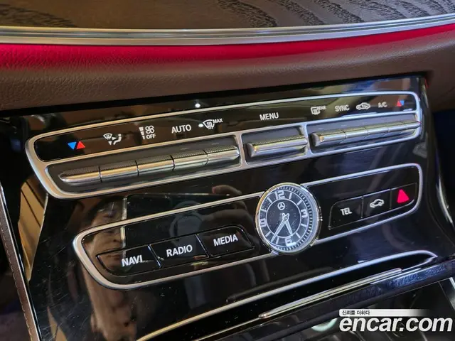 Mercedes-Benz E-Class 2018 2.0 автомат (гидро), миниатюра 12