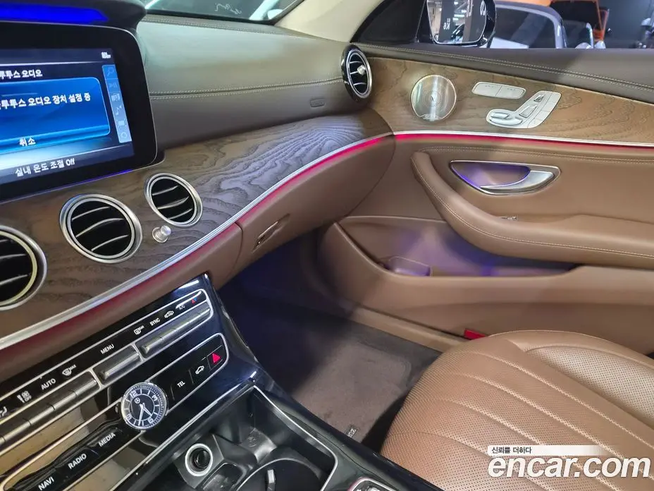 Mercedes-Benz E-Class 2018 2.0 автомат (гидро), фото 15