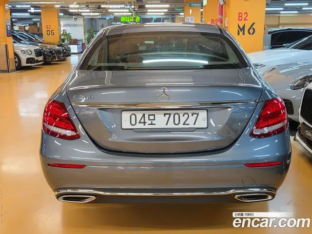 Mercedes-Benz E-Class 2018 2.0 автомат (гидро), миниатюра 3