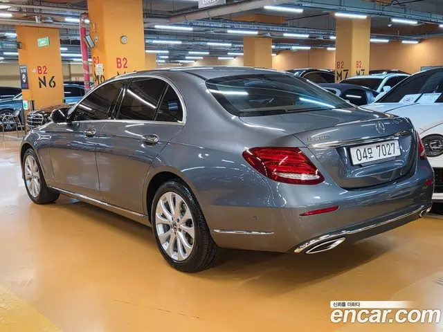 Mercedes-Benz E-Class 2018 2.0 автомат (гидро), миниатюра 4