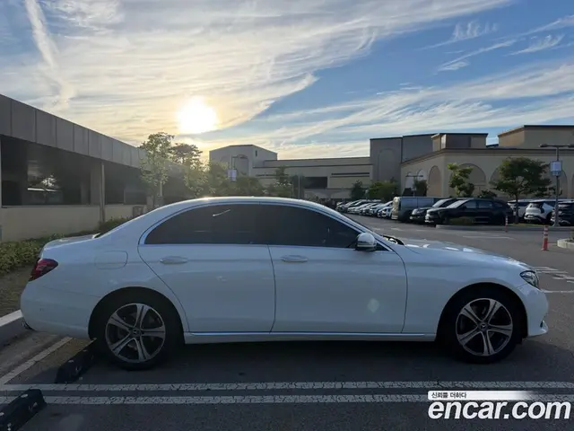 Mercedes-Benz E-Class, 2018, 213 611 км