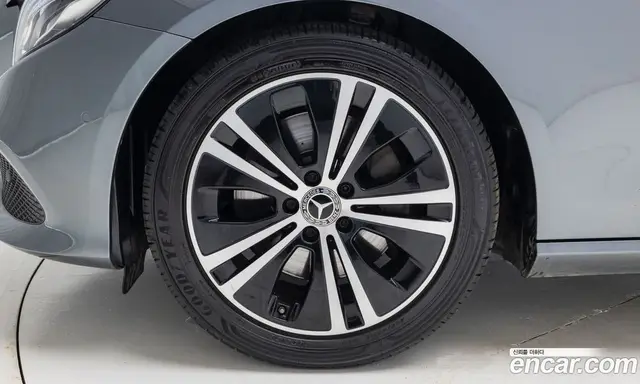 Mercedes-Benz E-Class 2020 2.0 автомат (гидро), миниатюра 5