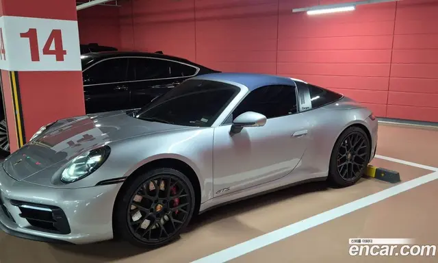 Porsche 911, 2024, 5 734 км