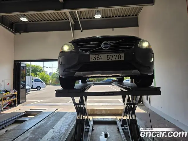 Volvo XC60, 2014, 301 052 км