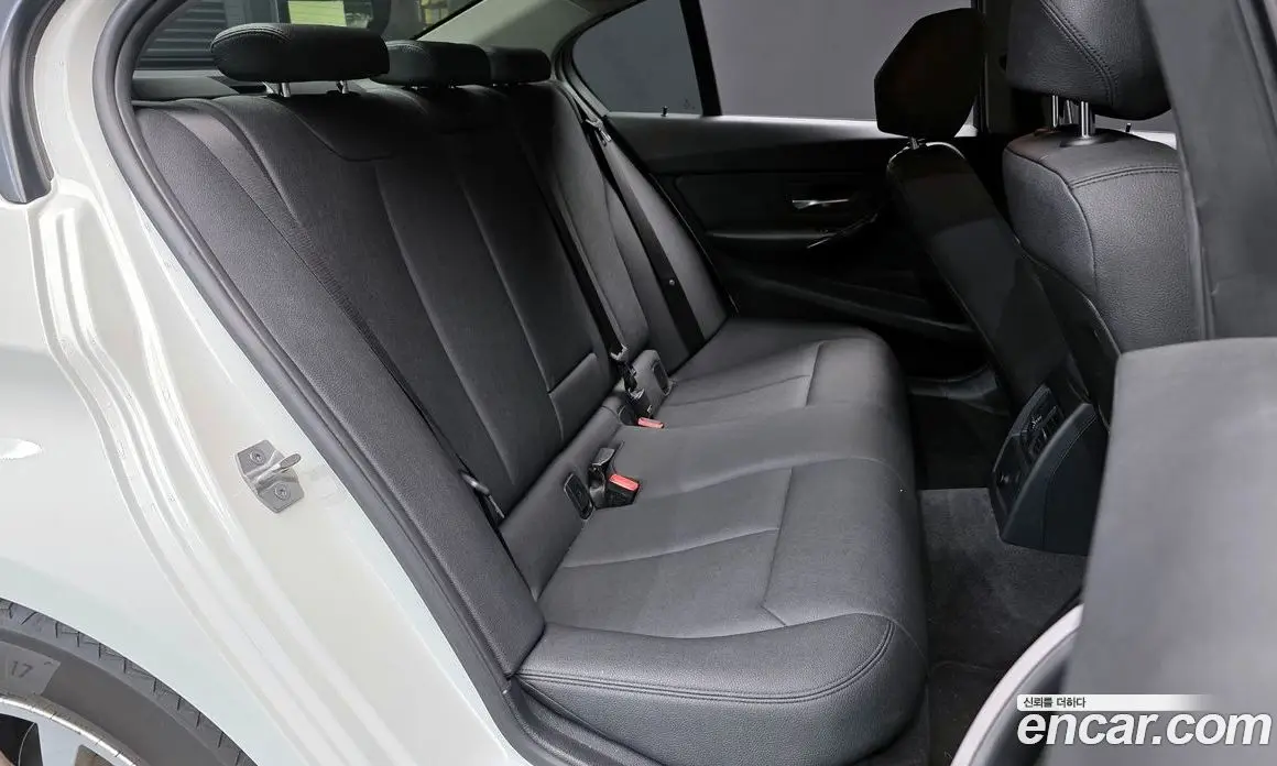 BMW 3 серия 2018 2.0 автомат (гидро), фото 12