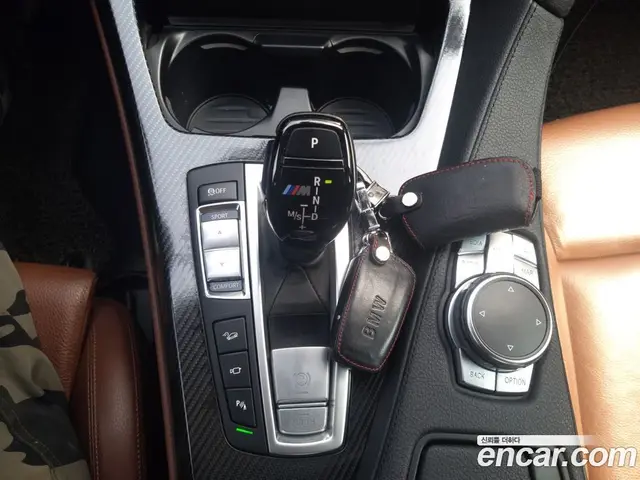 BMW 6 серия 2015 3.0 автомат (гидро), миниатюра 9 BMW 6 серия 2015 3.0 автомат (гидро), миниатюра 9