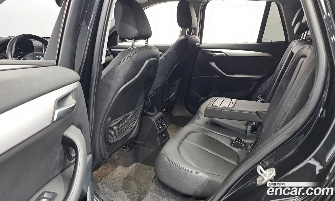 BMW X1 2018 2.0 автомат (гидро), фото 11