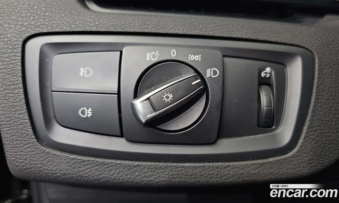 BMW X1 2018 2.0 автомат (гидро), фото 13