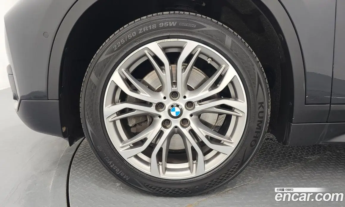 BMW X1 2018 2.0 автомат (гидро), фото 5