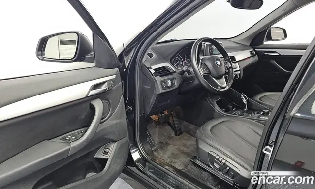 BMW X1 2018 2.0 автомат (гидро), миниатюра 10
